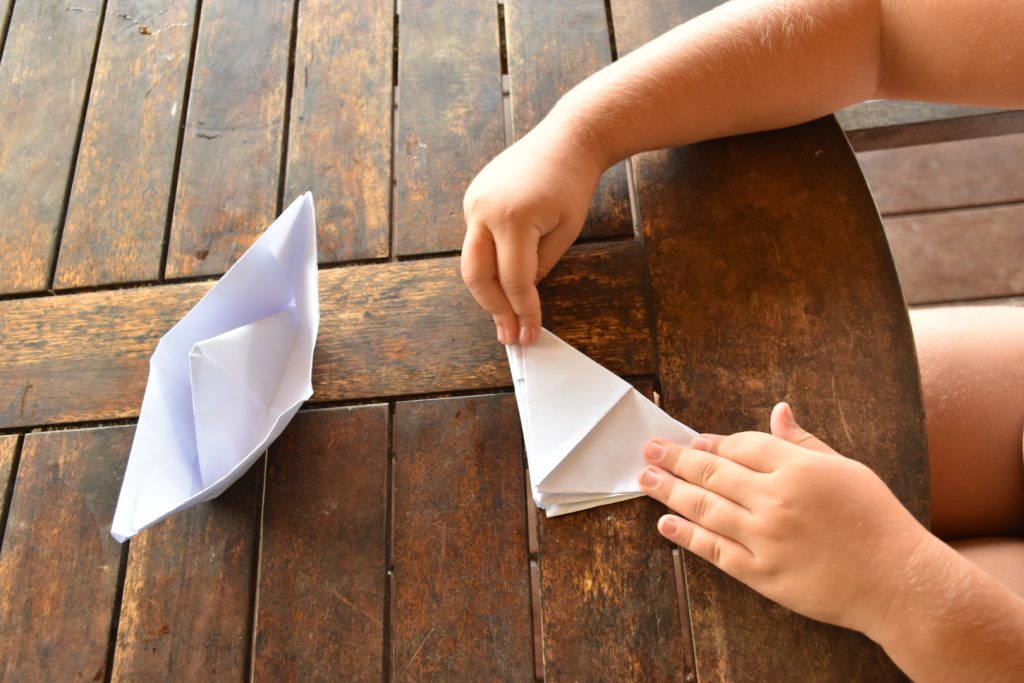 Construction d'un bateau en papier 
