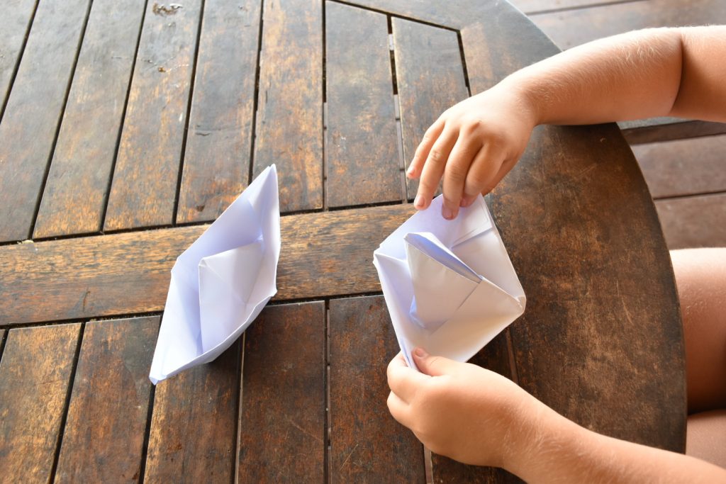 Construction d'un bateau en papier 